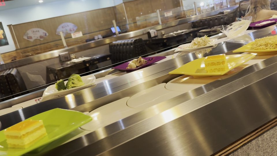 Mixed hot pot and barbecue setup for dine-in guests.